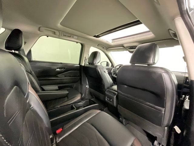 Used 2023 Nissan Pathfinder Platinum AWD/4WD image 25