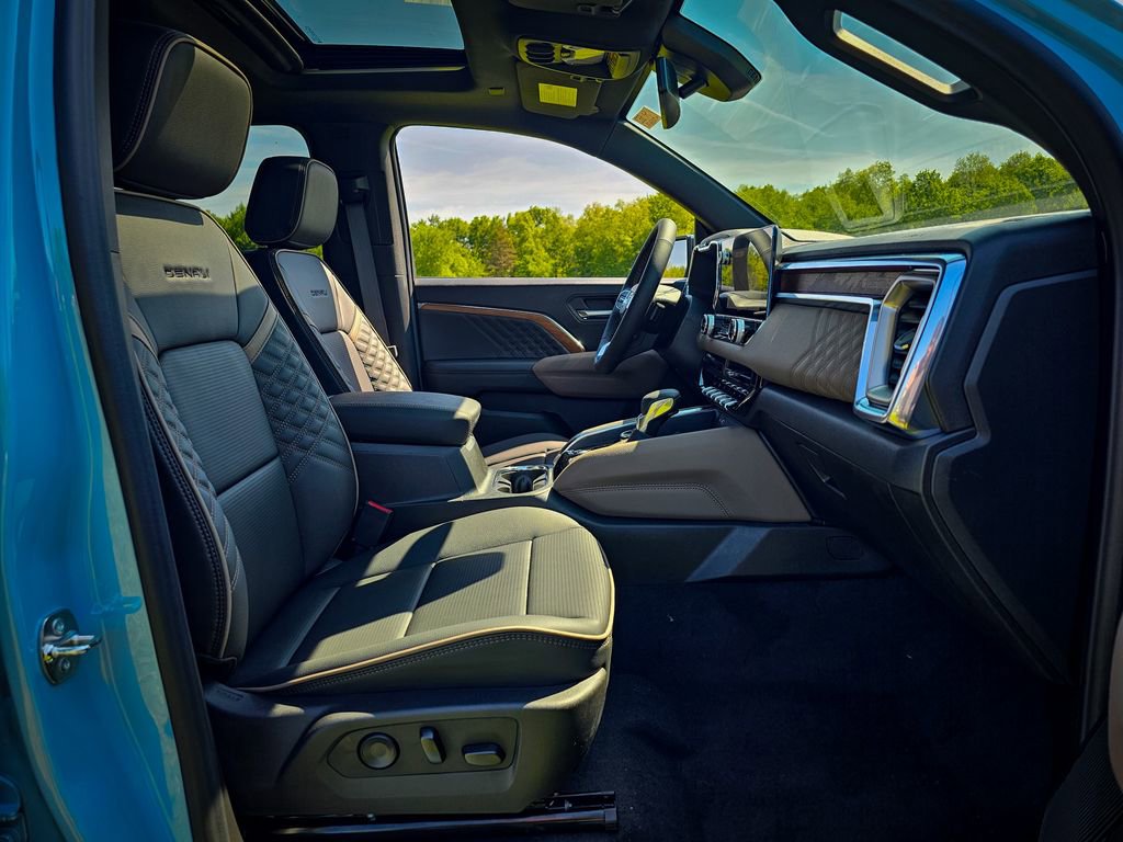 New 2026 GMC Canyon Denali AWD/4WD image 39
