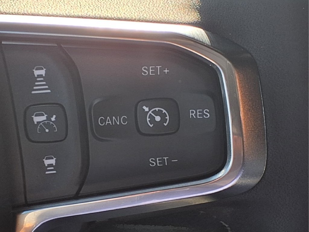 Used 2026 RAM 2500 Laramie AWD/4WD image 17