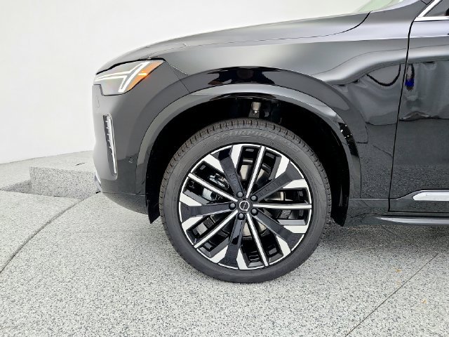 New 2026 Volvo XC90 B6 Plus w/ Protection Package Premier AWD/4WD image 25