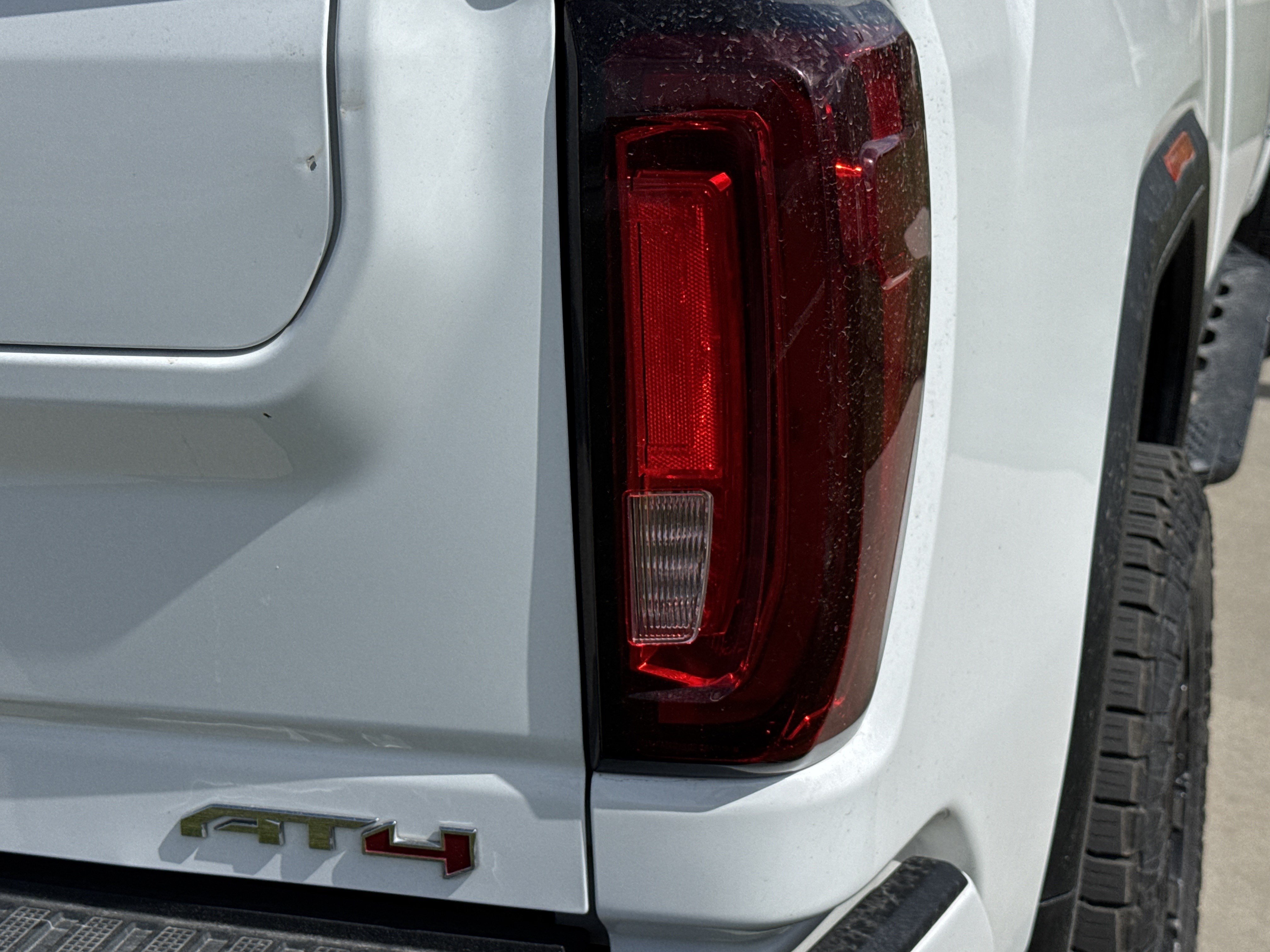 Used 2023 GMC Sierra 2500 AT4 w/ AT4 Preferred Package AWD/4WD image 11
