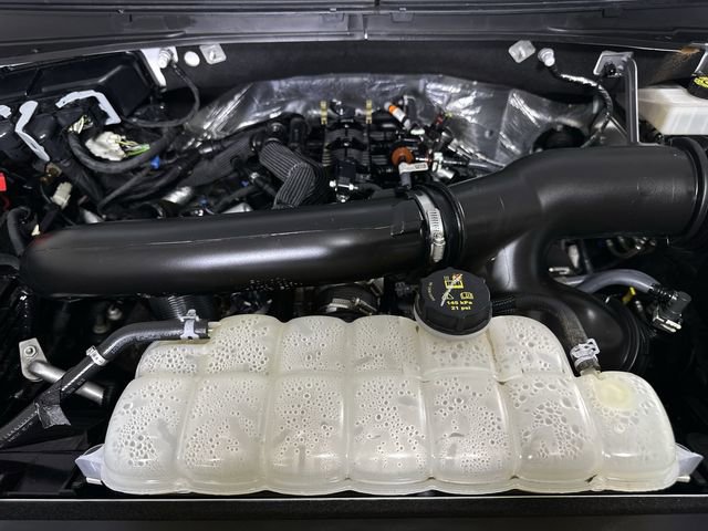 Used 2024 Ford Expedition XLT AWD/4WD image 31