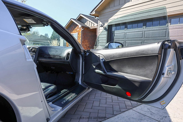 Used 2010 Chevrolet Corvette Coupe w/ 1LT RWD image 25