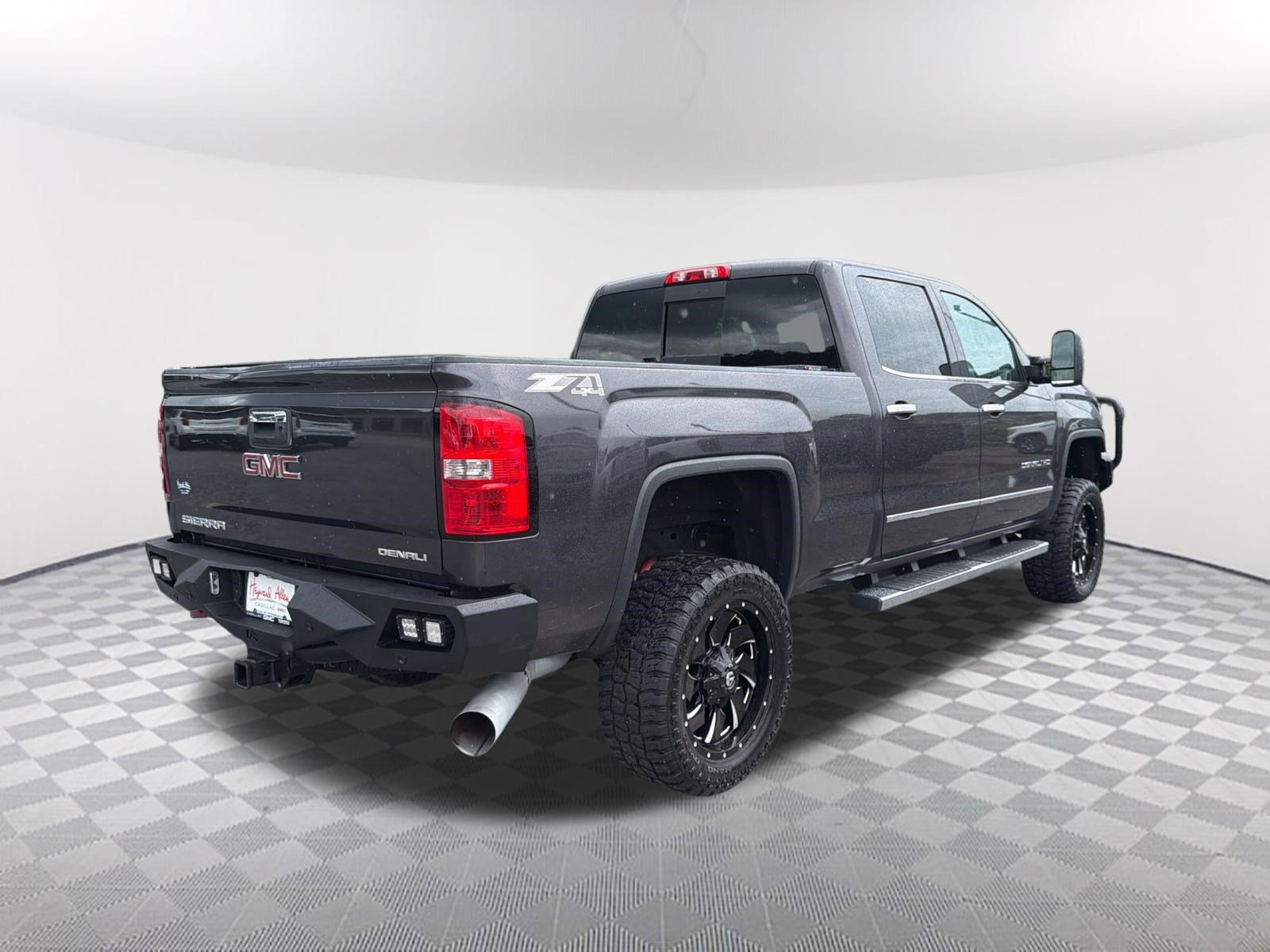 Used 2015 GMC Sierra 2500 Denali w/ Duramax Plus Package AWD/4WD image 6