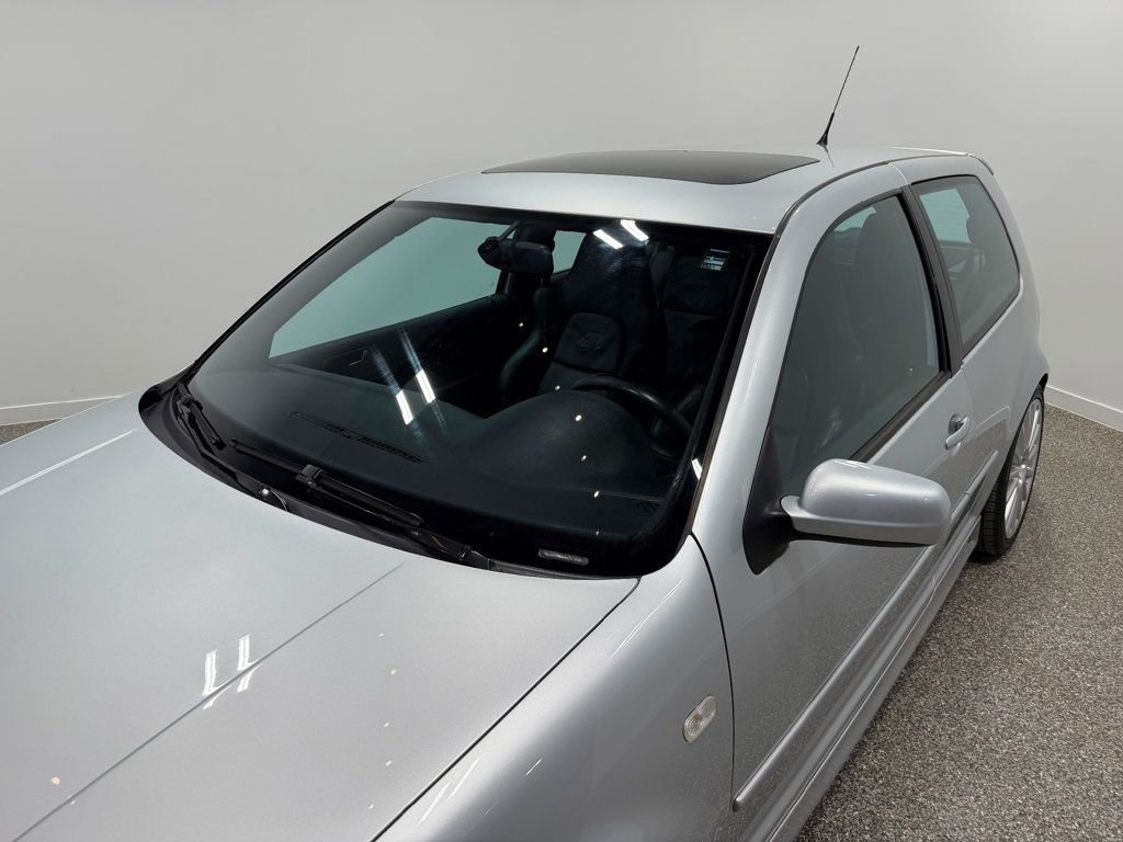 Used 2004 Volkswagen R32 image 8