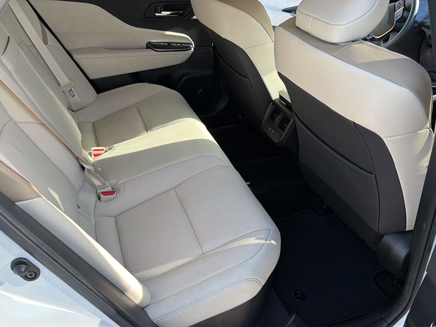 Used 2023 Toyota Crown AWD/4WD image 15