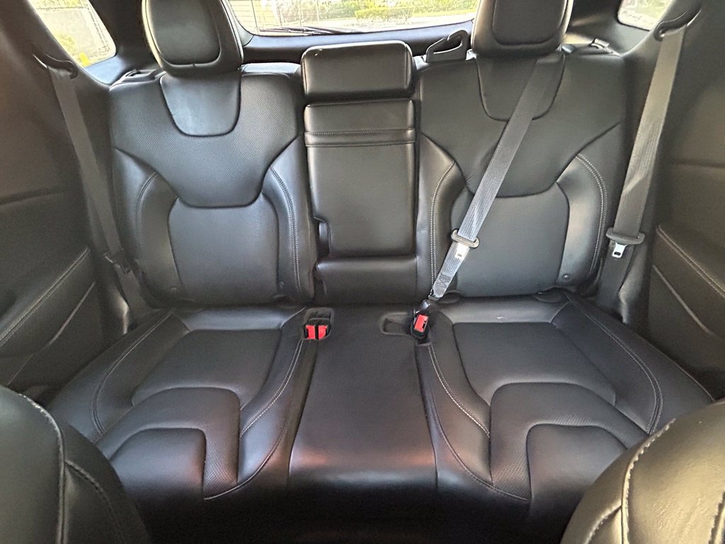 Used 2019 Jeep Cherokee Limited FWD image 14
