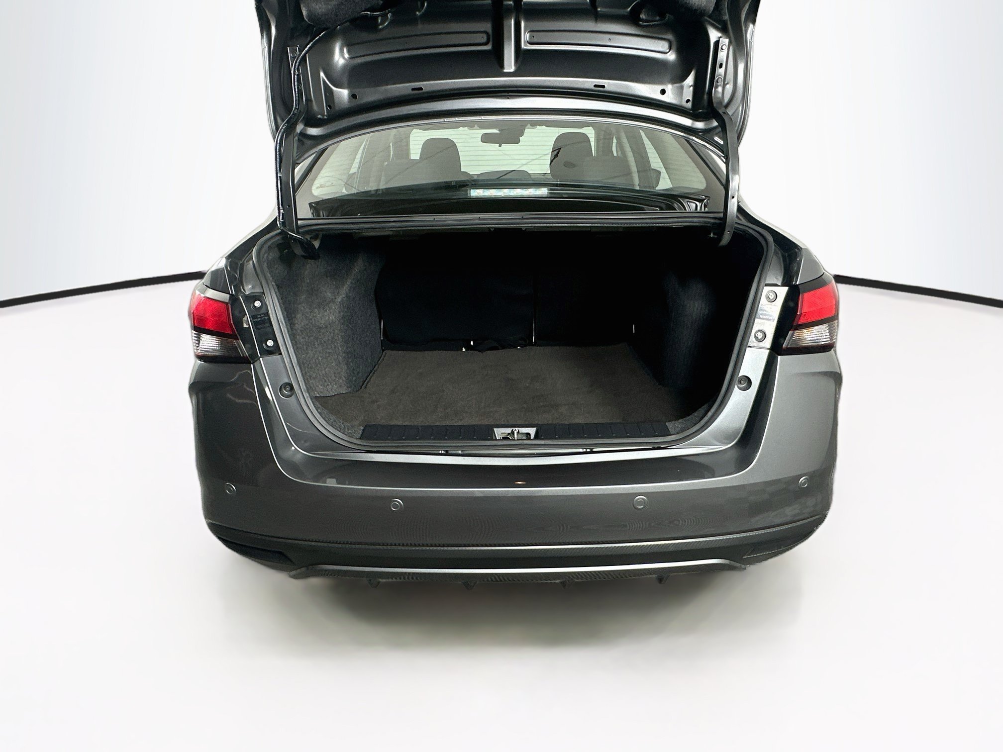 Used 2025 Nissan Versa SV FWD image 28
