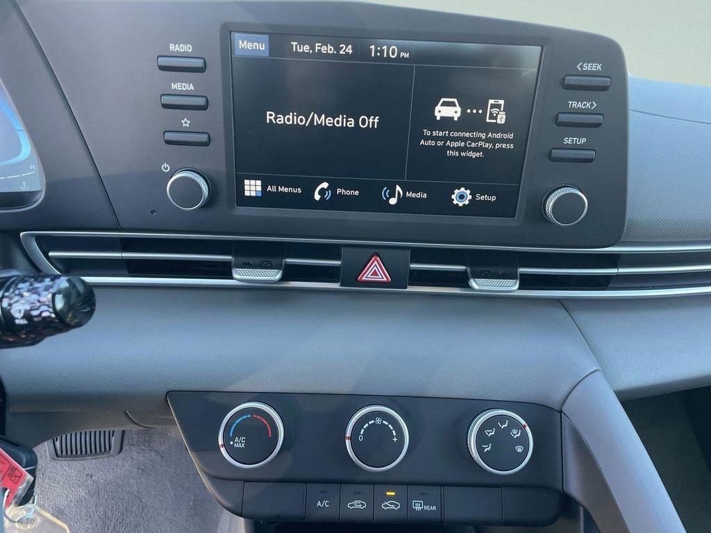 New 2026 Hyundai Elantra SE image 25