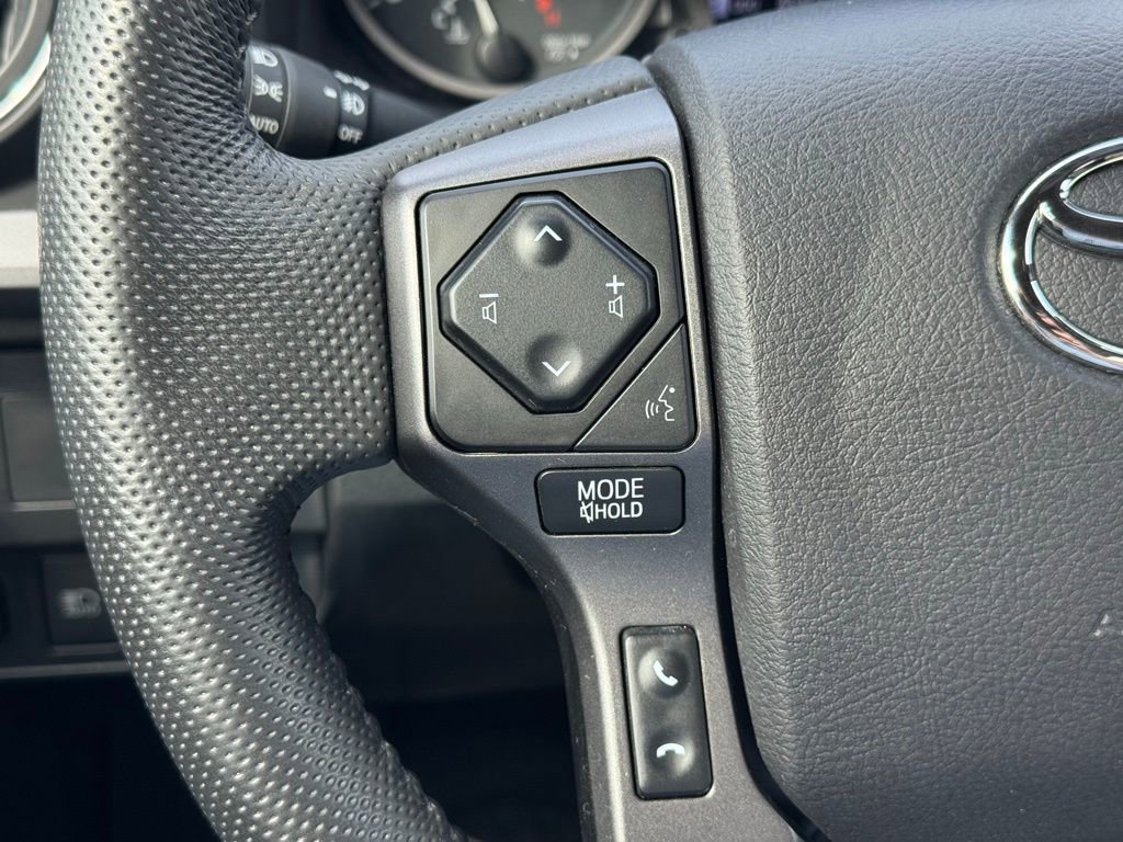 Used 2022 Toyota Tacoma TRD Sport AWD/4WD image 23