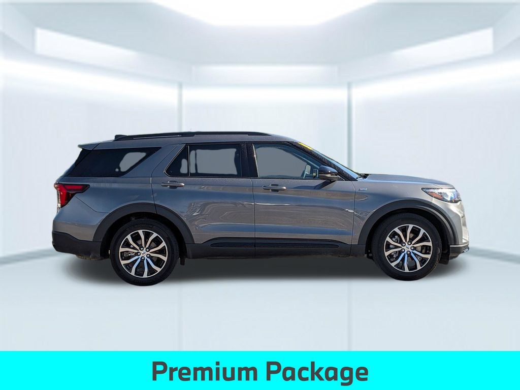 Used 2026 Ford Explorer ST-Line w/ Premium Package RWD image 8