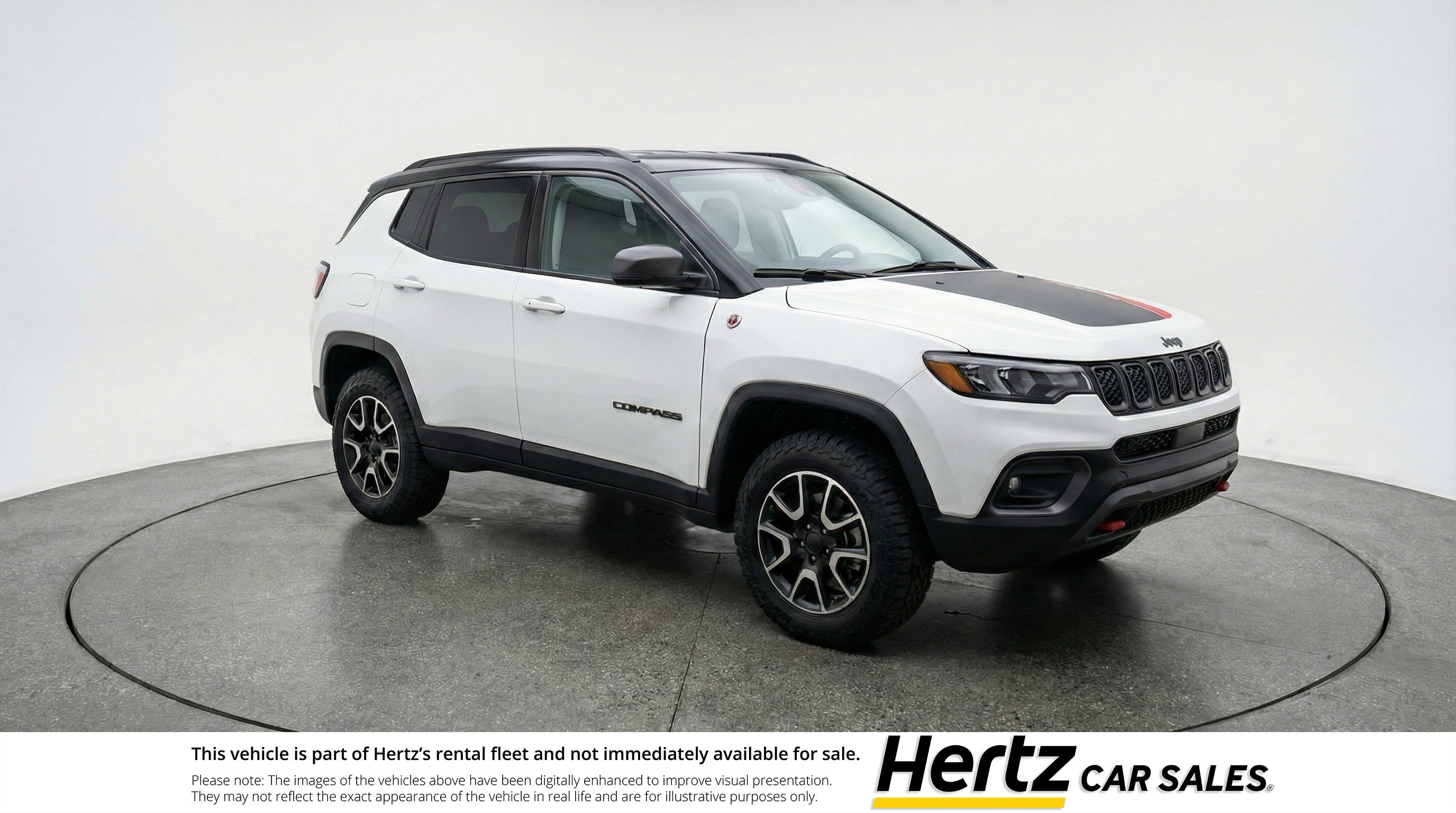 Used 2025 Jeep Compass Trailhawk image 1