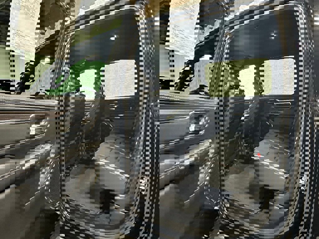 Used 2025 RAM 1500 Laramie image 40