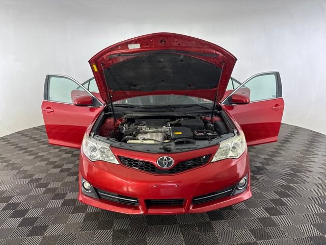 Used 2012 Toyota Camry SE FWD image 11