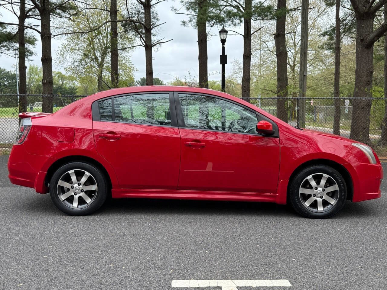 Used 2012 Nissan Sentra 2.0 SR w/ Special Edition Pkg FWD image 4