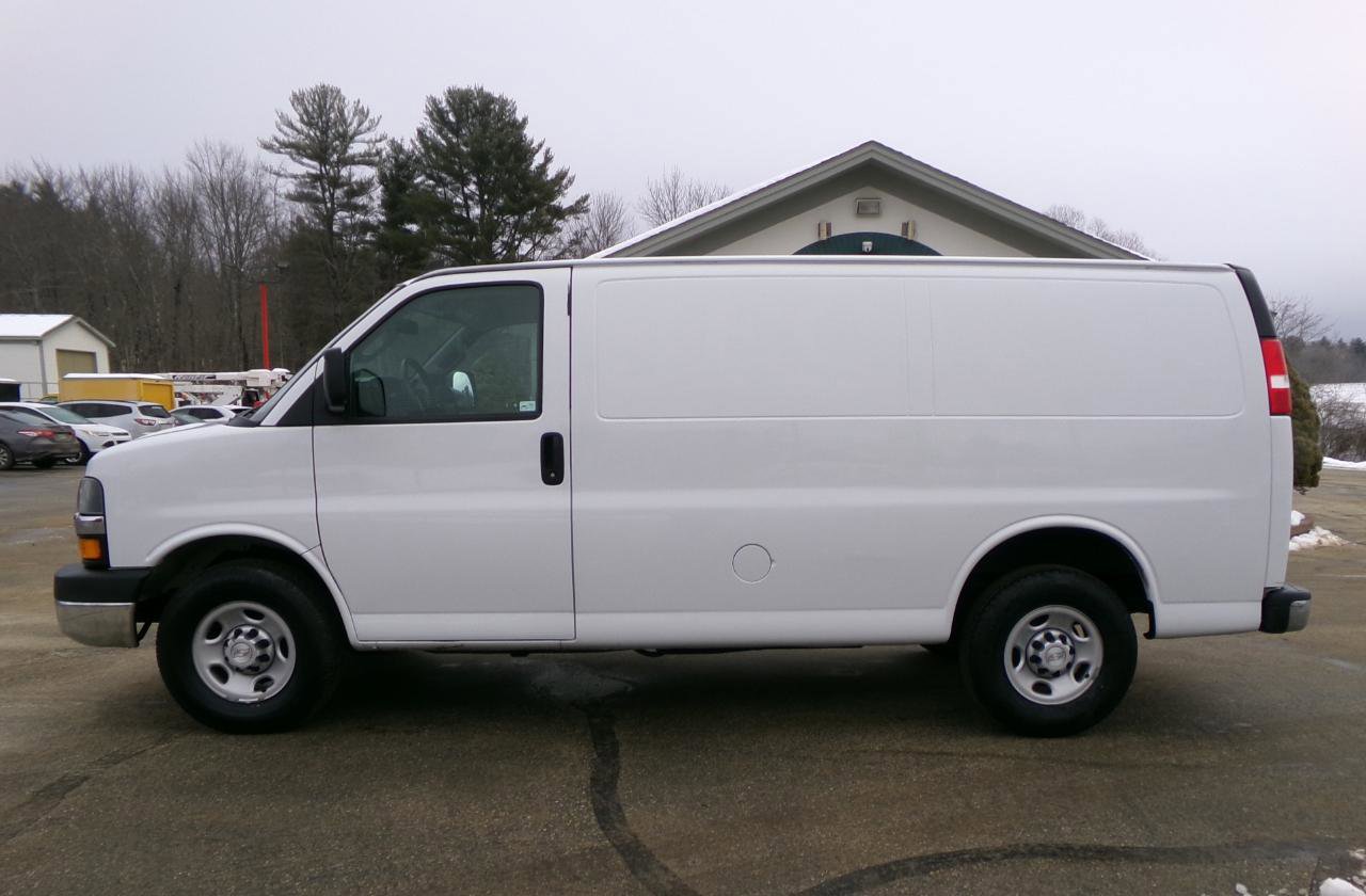 Used 2018 Chevrolet Express 2500 w/ Driver Convenience Package image 2
