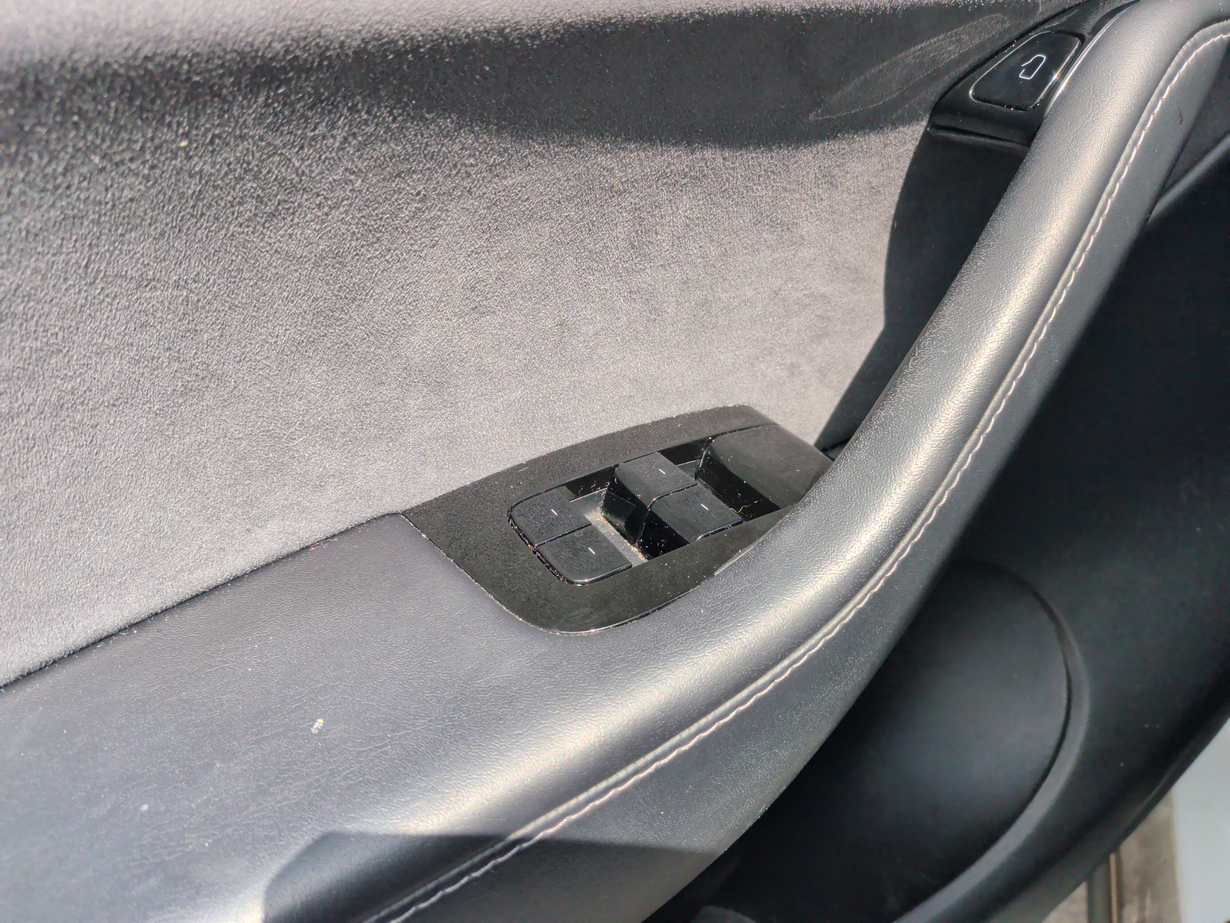 Used 2021 Tesla Model Y Long Range AWD/4WD image 14