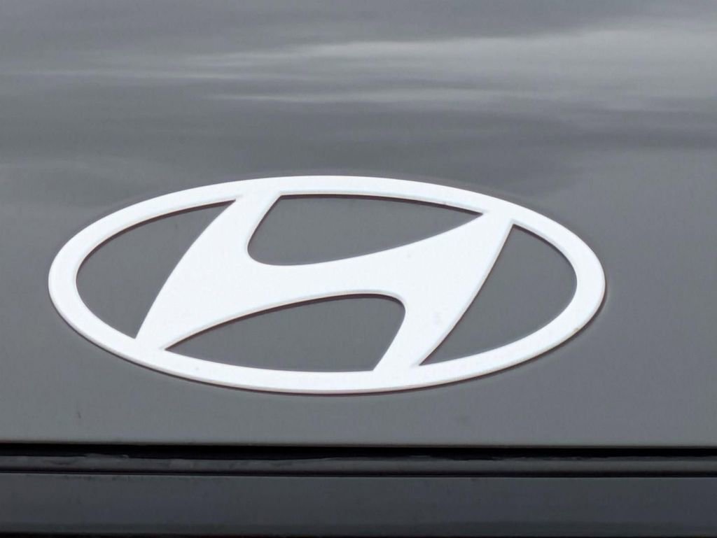 Used 2025 Hyundai Santa Fe SEL AWD/4WD image 9