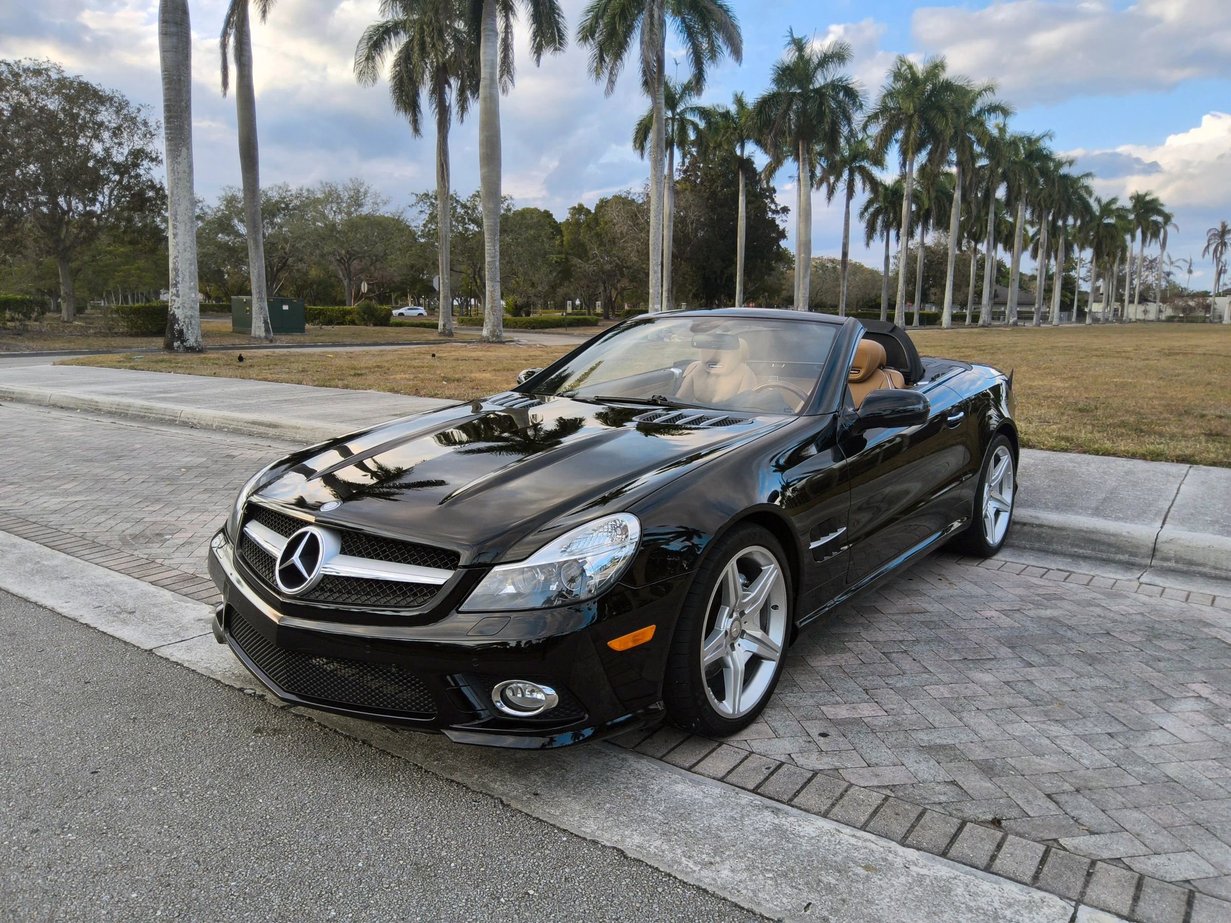 Used 2012 Mercedes-Benz SL 550 image 2