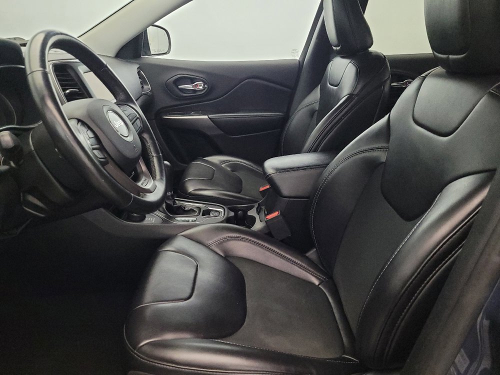 Used 2019 Jeep Cherokee Latitude Plus w/ Comfort/Convenience Group image 17