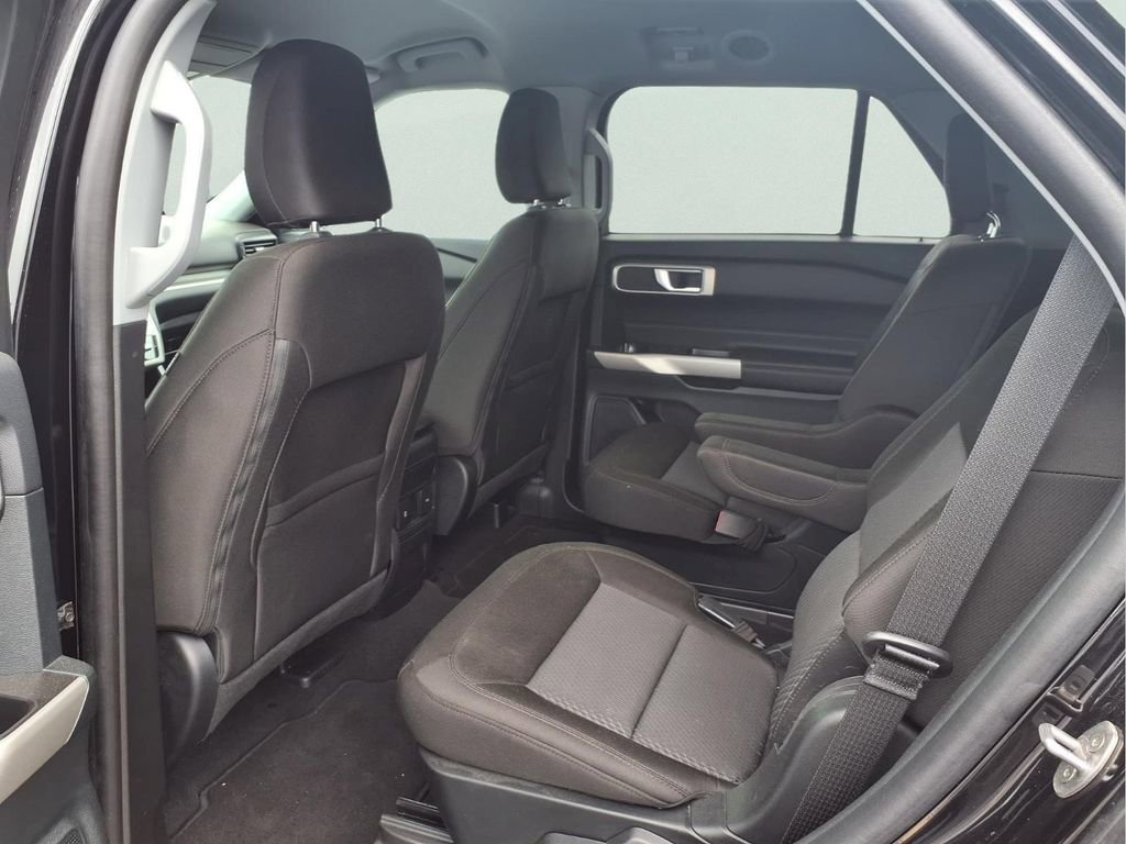 Used 2023 Ford Explorer XLT AWD/4WD image 19