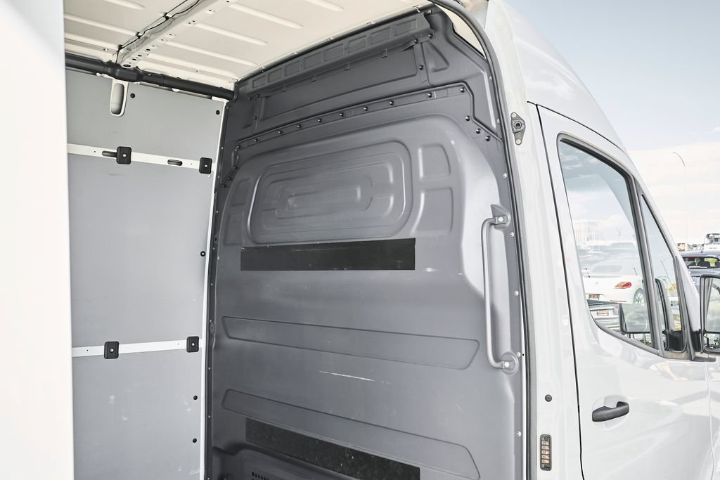 Used 2025 Mercedes-Benz Sprinter 2500 image 14