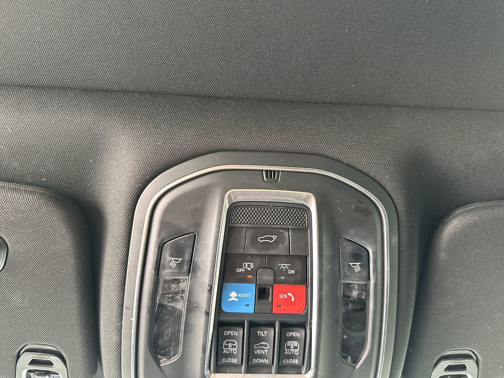 Used 2022 Jeep Wagoneer Series II w/ Premium Group I AWD/4WD image 27