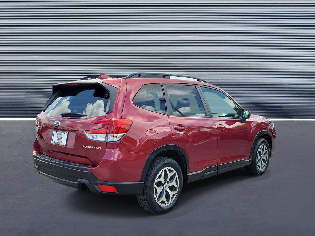 Certified 2022 Subaru Forester Premium AWD/4WD image 3