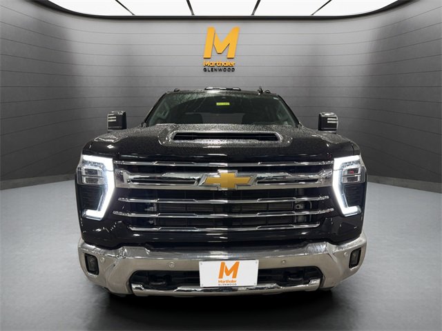 Used 2024 Chevrolet Silverado 3500 LTZ w/ LTZ Plus Package image 4