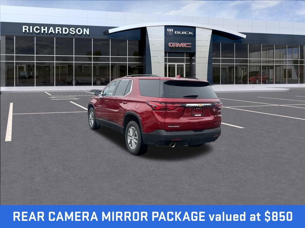 Used 2023 Chevrolet Traverse LT image 3