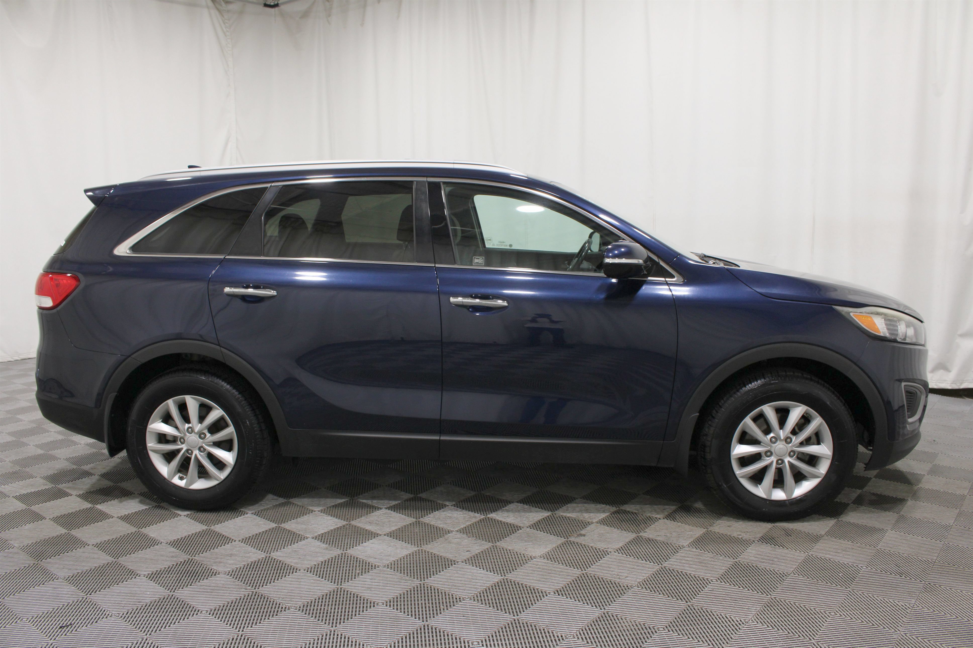 Used 2018 Kia Sorento FWD image 24