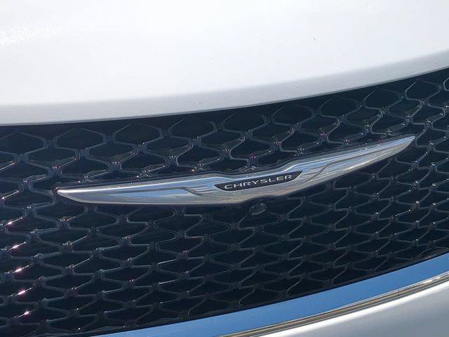 Certified 2023 Chrysler Pacifica Touring-L FWD image 13