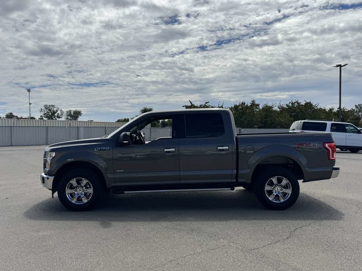 Used 2017 Ford F150 XLT w/ Equipment Group 302A Luxury AWD/4WD image 6