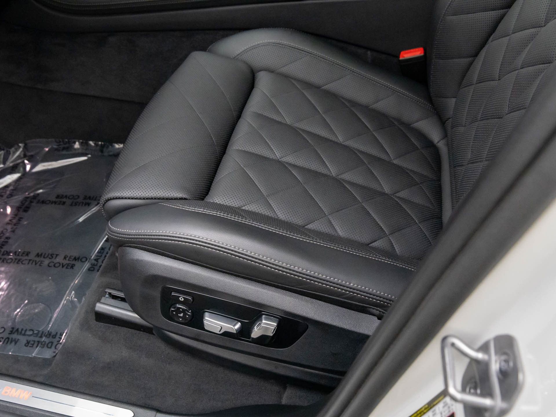 Used 2025 BMW X7 xDrive40i image 13