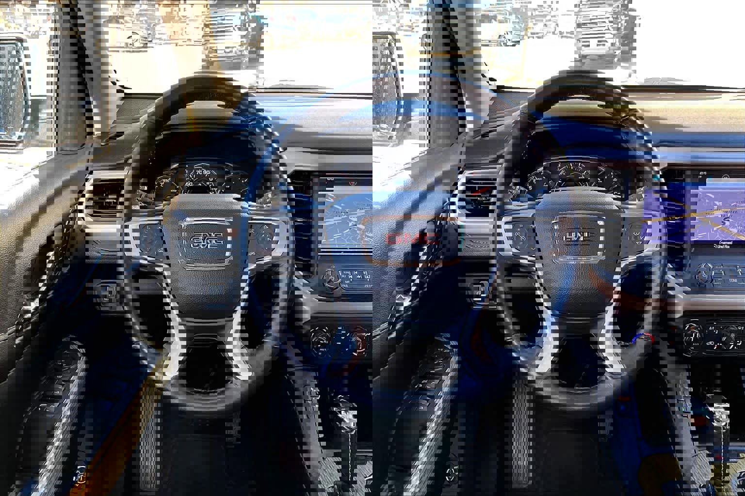 Used 2019 GMC Acadia Denali image 6