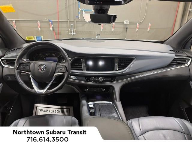 Used 2023 Buick Enclave Essence AWD/4WD image 3