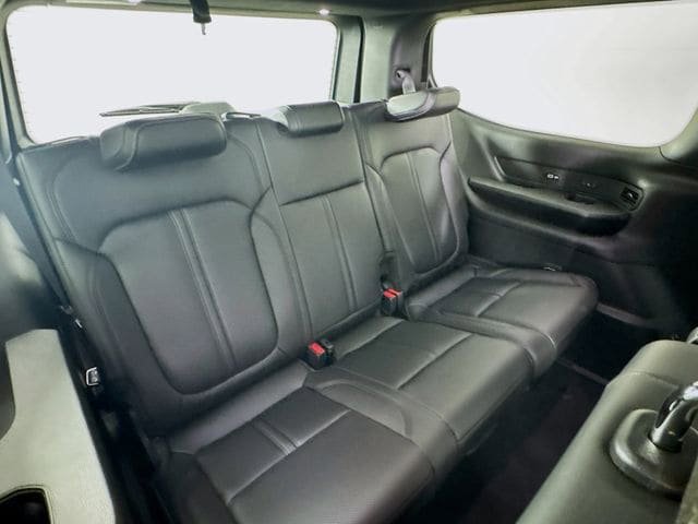 New 2026 Jeep Grand Wagoneer 4WD image 32