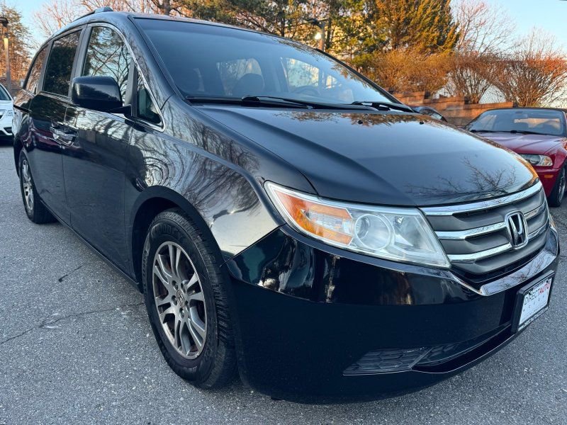 Used 2013 Honda Odyssey EX image 1