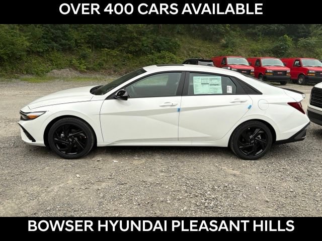 New 2026 Hyundai Elantra SEL Sport FWD image 2