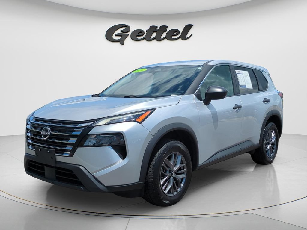 Used 2024 Nissan Rogue S AWD/4WD image 1