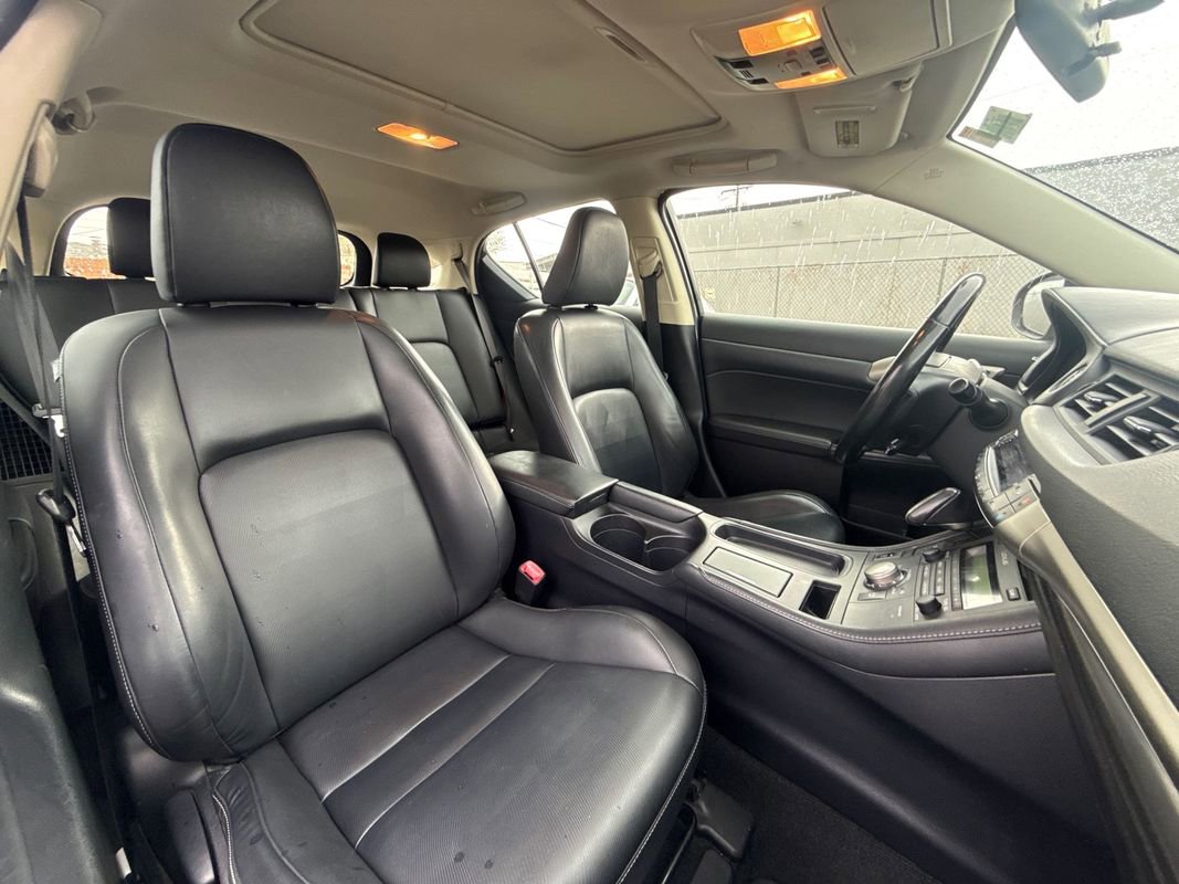 Used 2014 Lexus CT 200h FWD image 4