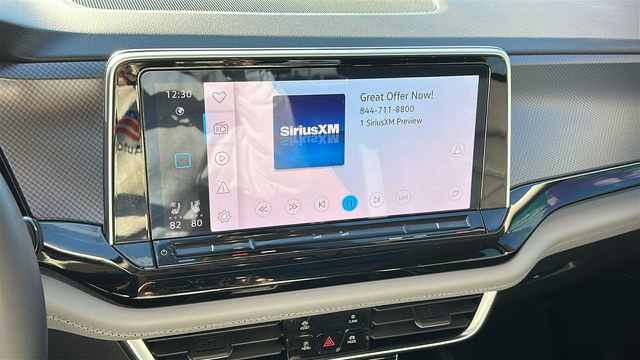 Used 2025 Volkswagen Atlas Peak Edition SE image 16