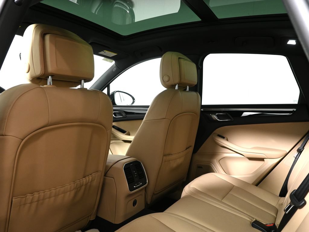 New 2026 Porsche Macan AWD/4WD image 37
