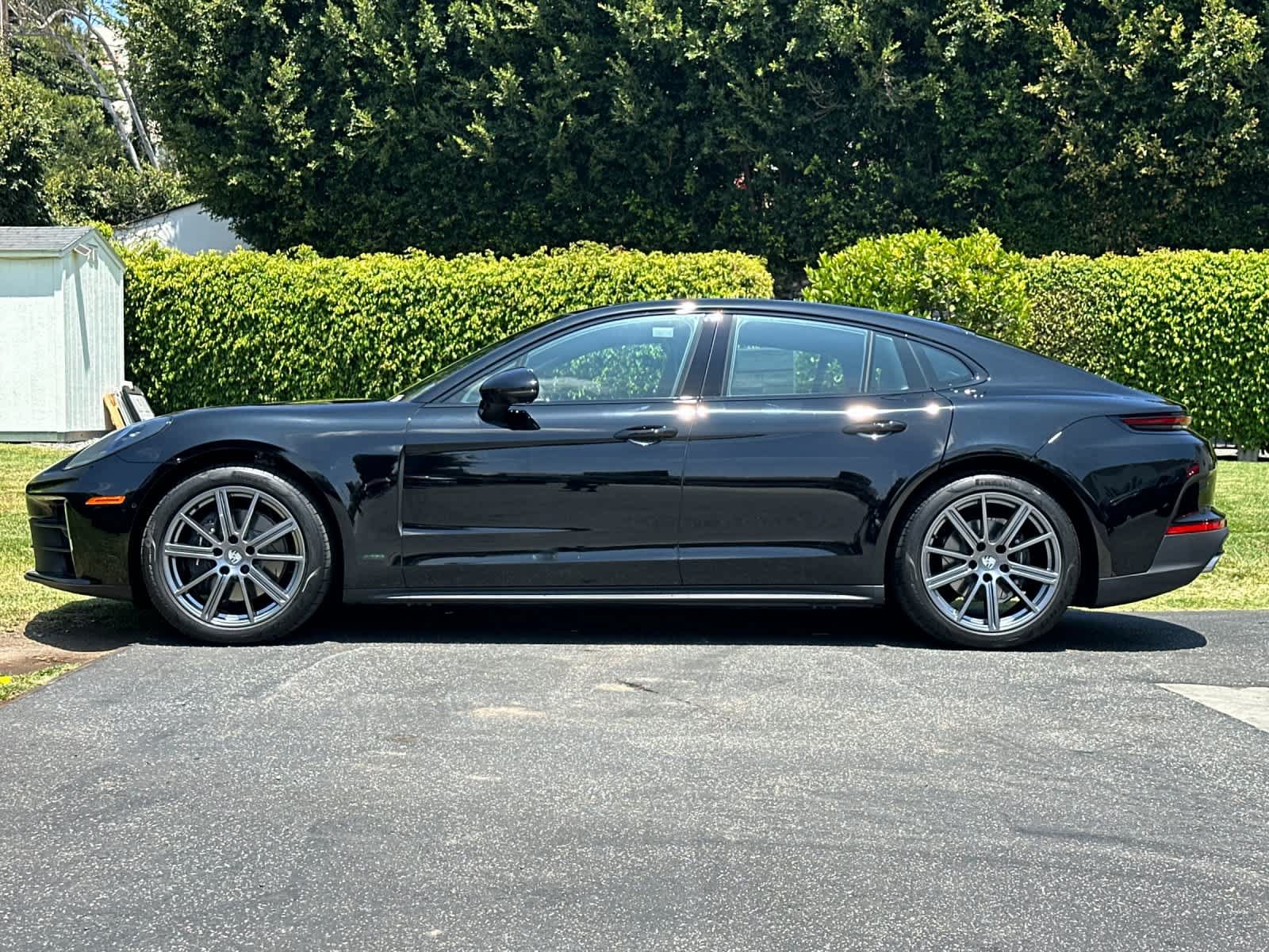 New 2025 Porsche Panamera 4 AWD/4WD image 2