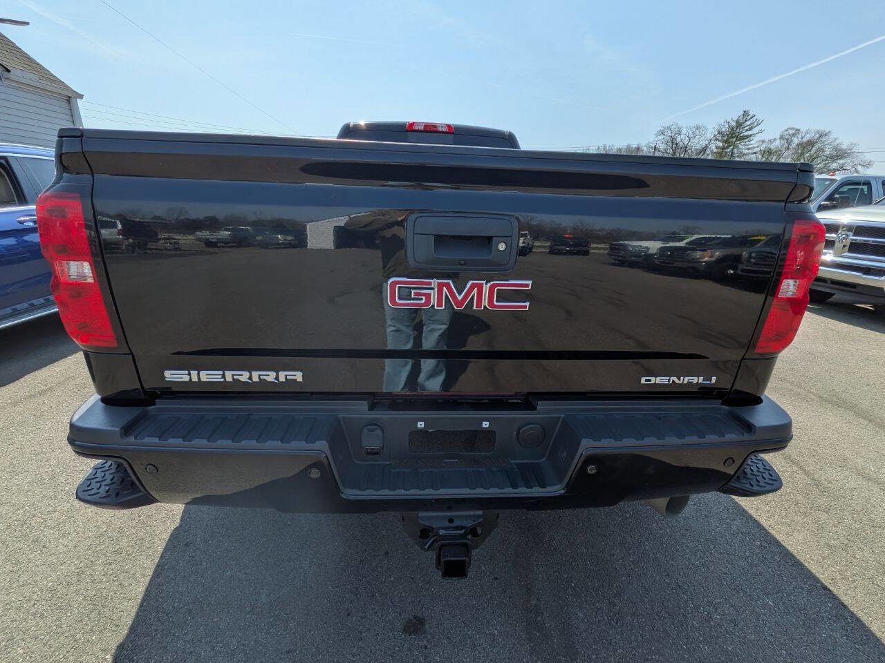 Used 2016 GMC Sierra 3500 Denali image 5
