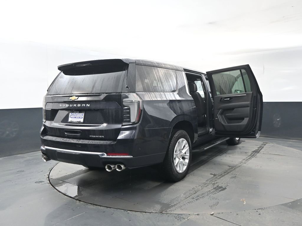Used 2025 Chevrolet Suburban Premier image 33