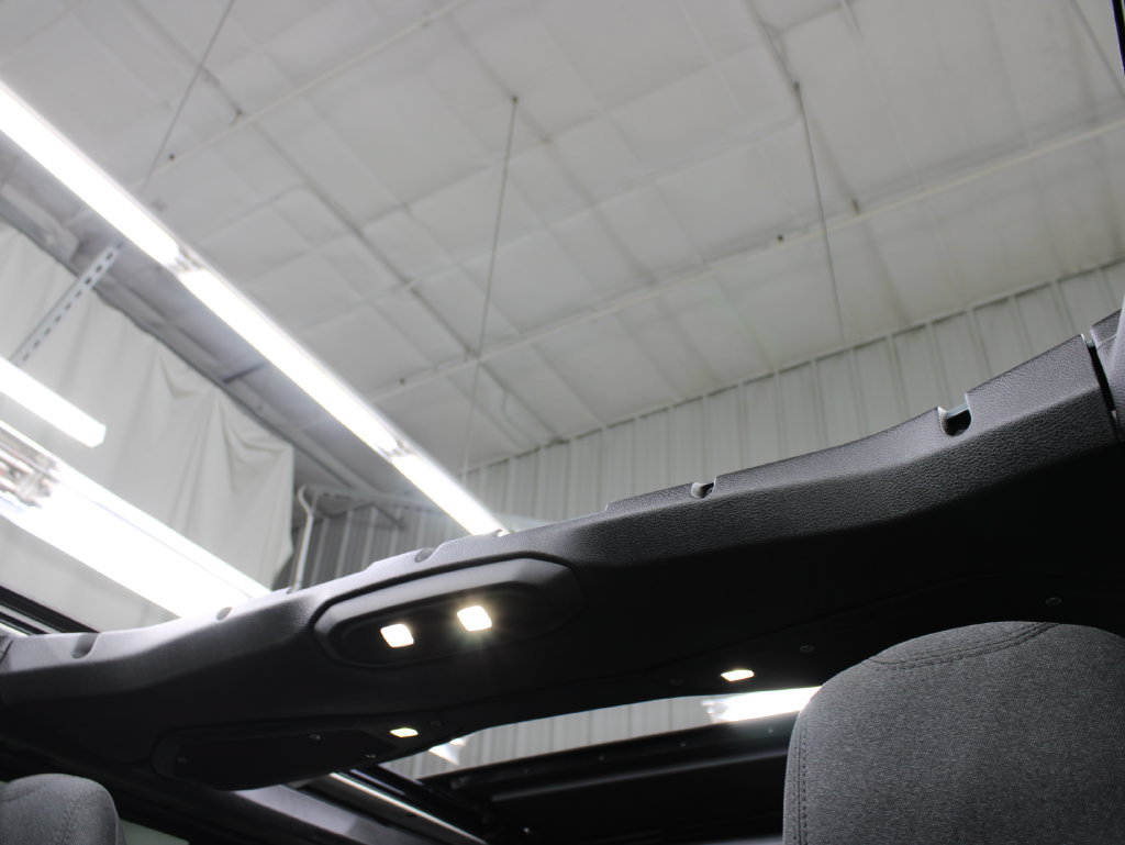 Used 2024 Jeep Wrangler Unlimited Sahara w/ Technology Group AWD/4WD image 29
