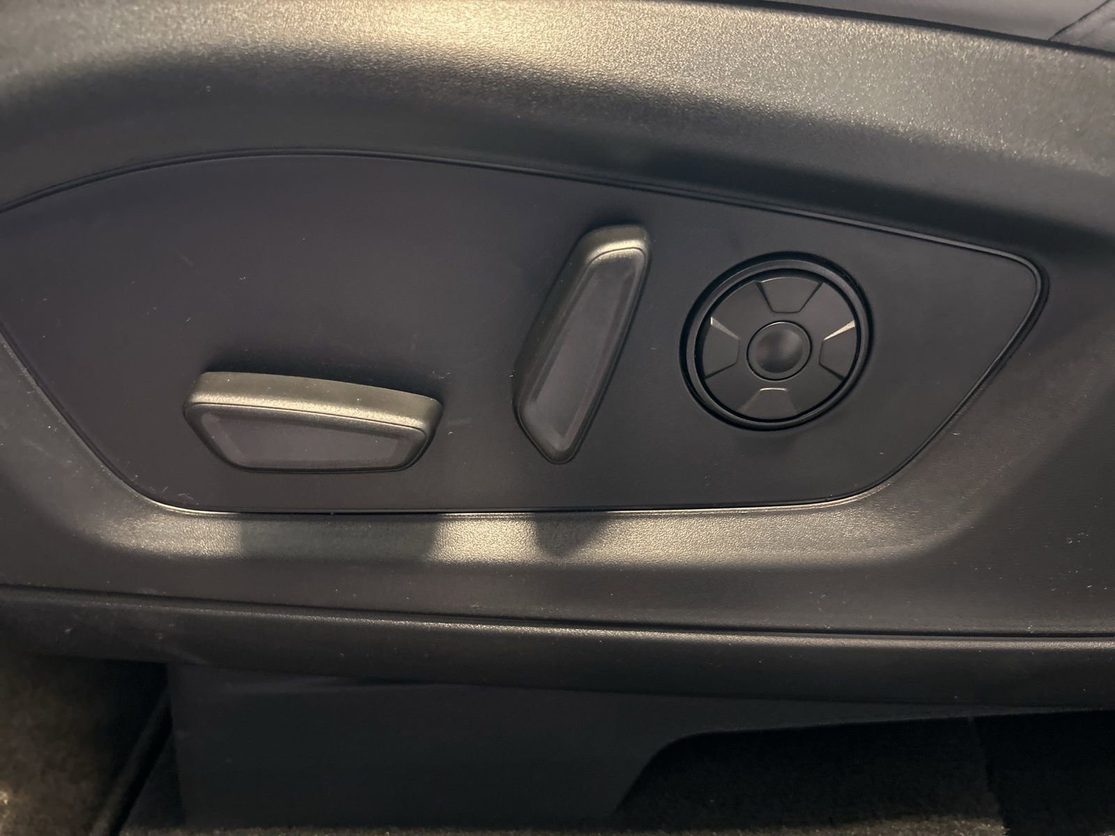 New 2026 Ford Explorer Platinum image 21