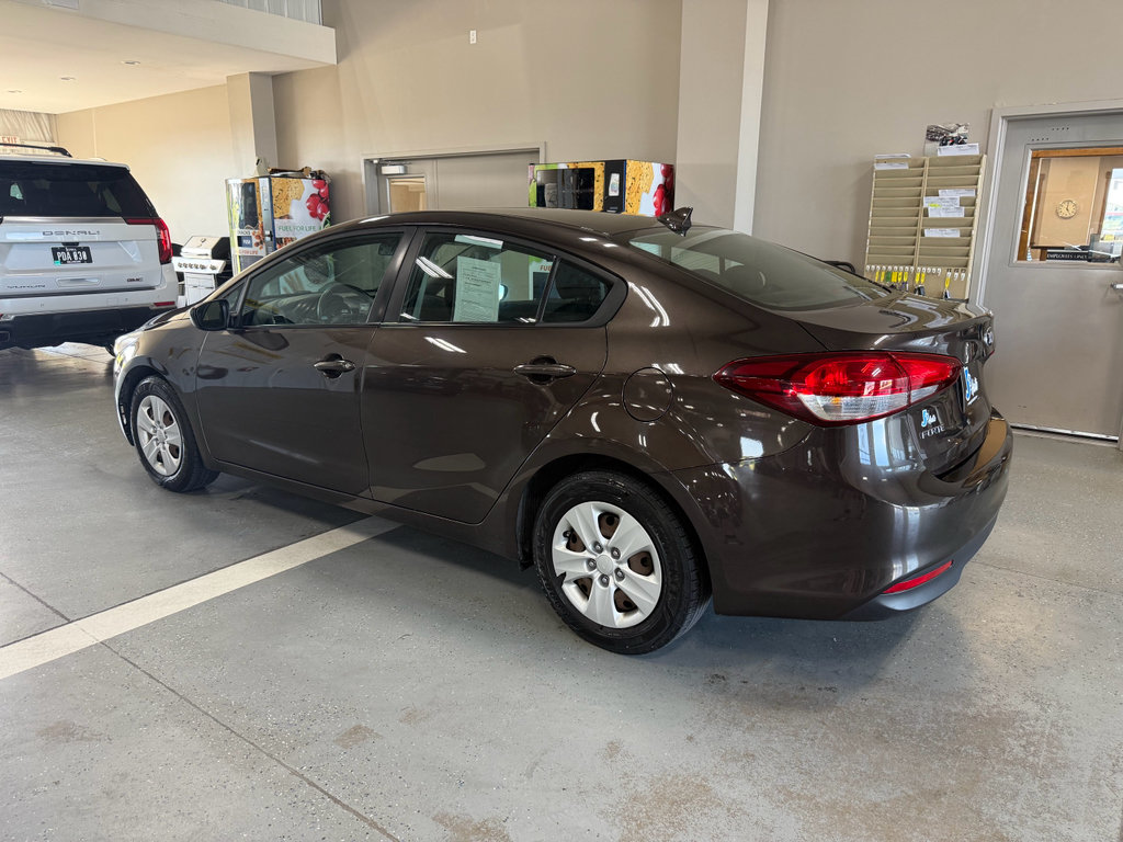 Used 2018 Kia Forte LX FWD image 5