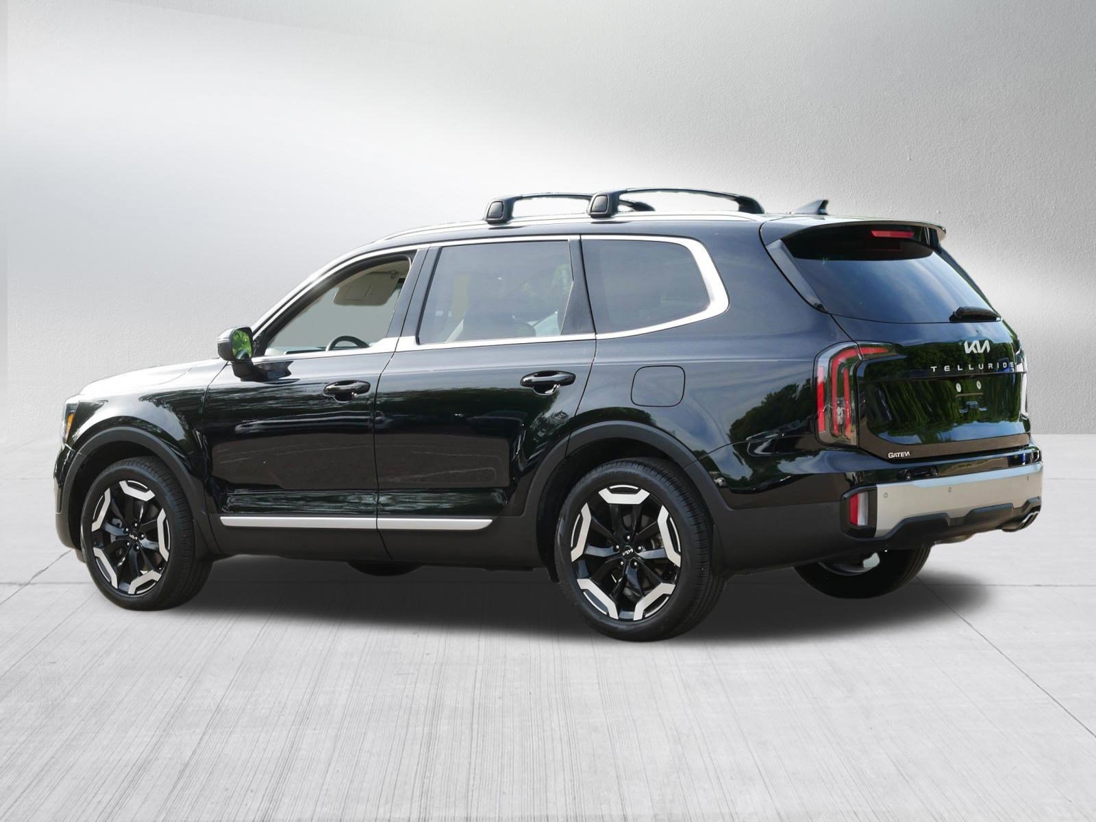 Certified 2024 Kia Telluride EX w/ EX Captain's Chair Package AWD/4WD image 5